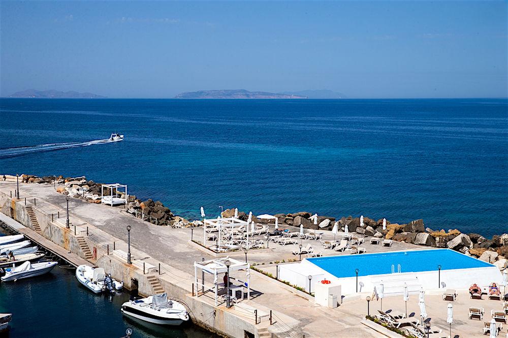 Hotel Tirreno Эриче Экстерьер фото