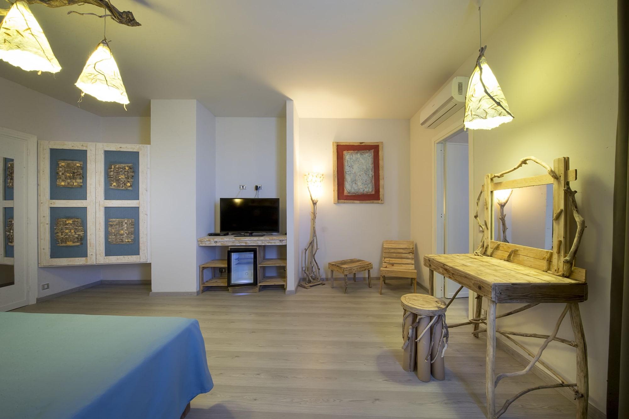 Hotel Tirreno Эриче Экстерьер фото