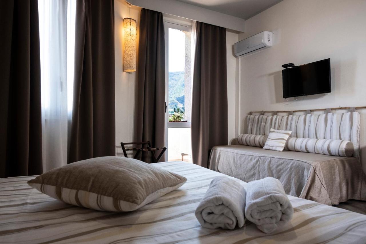 Hotel Tirreno Эриче Экстерьер фото