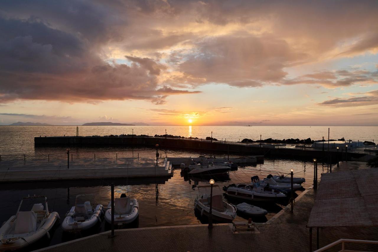 Hotel Tirreno Эриче Экстерьер фото